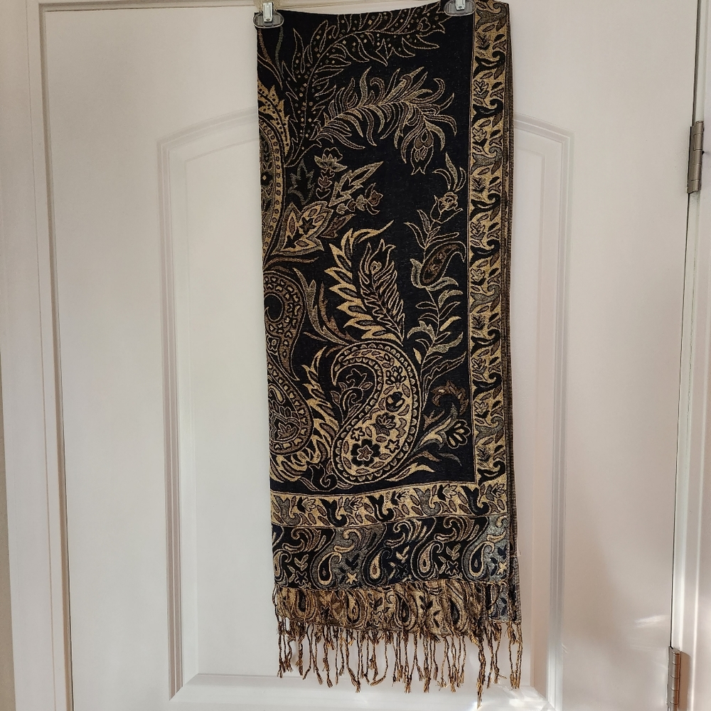 NAVY AND METALLIC GOLD WRAP SCARF WITH FRINGE